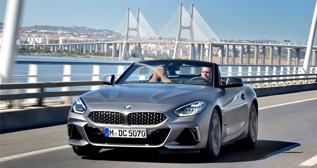 Terceira geração do roadster é oferecida na versão sDrive30i M Sport por R$ 309.950.