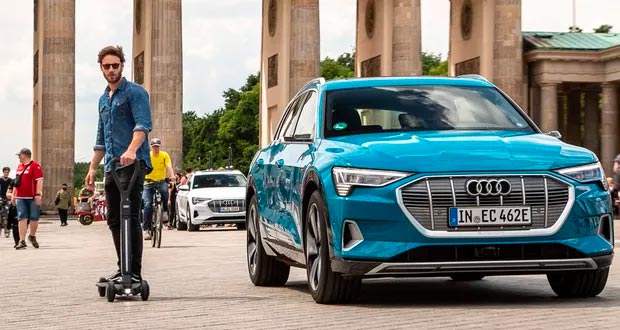 Audi apresenta patinete elétrico